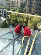 光谷世紀城高空玻璃更換